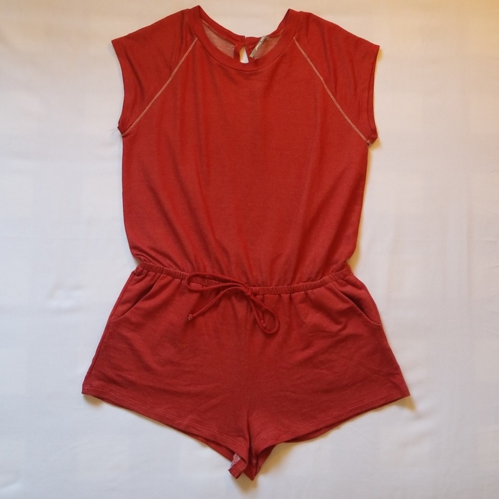 NEW. Forever 21 romper - Picture 2 of 8